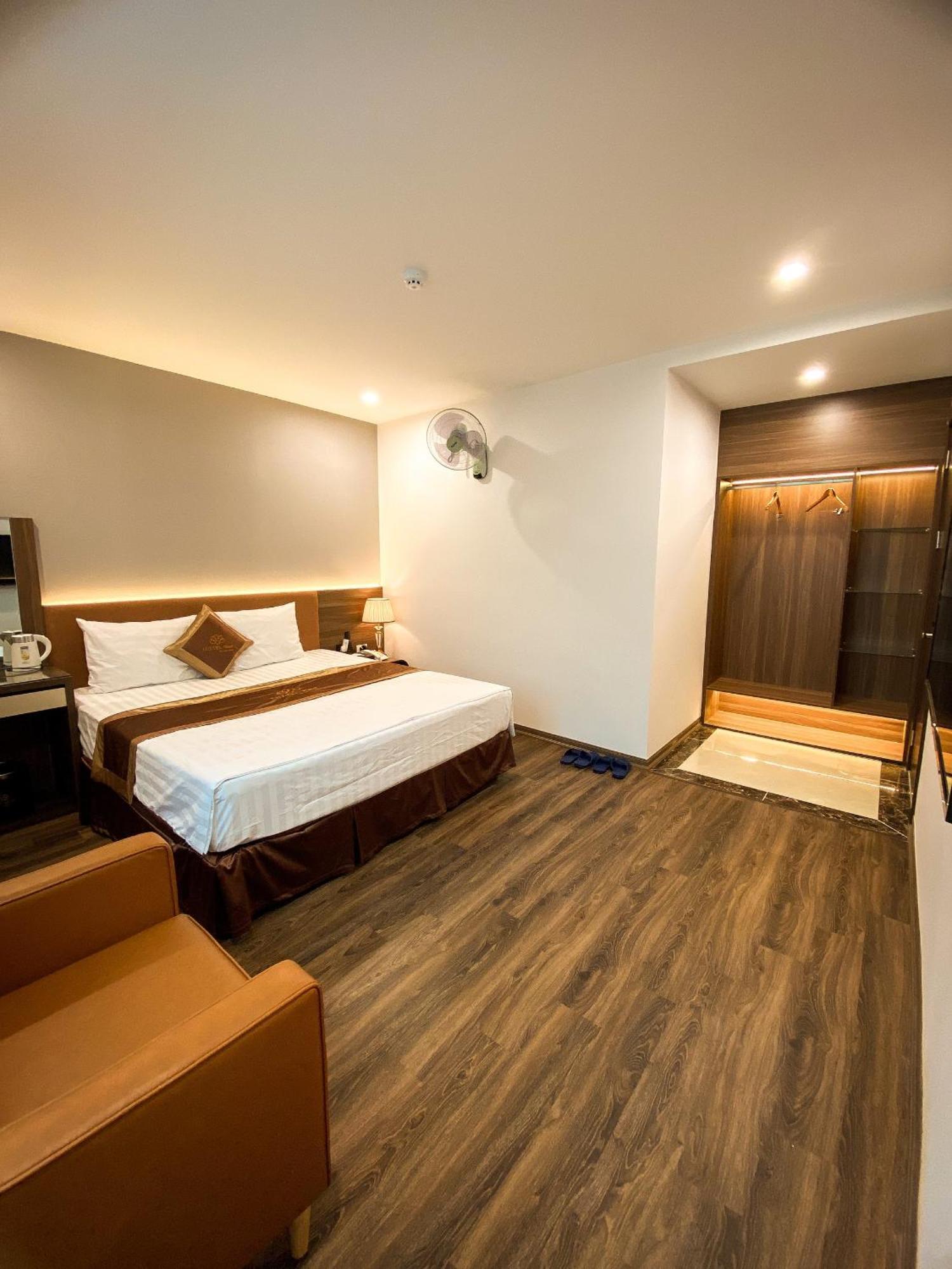 Luxtel Hotel Tay Ho Hanoi Exterior photo